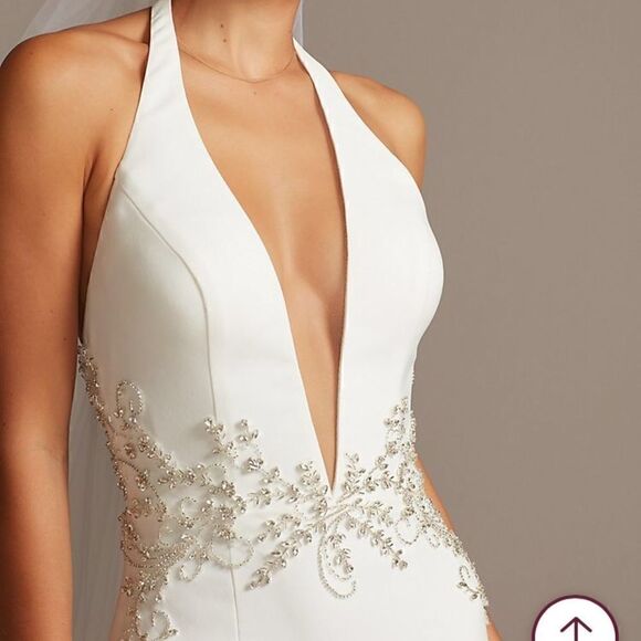 David’s Bridal embellished plunge wedding gown 2 - Picture 4 of 7